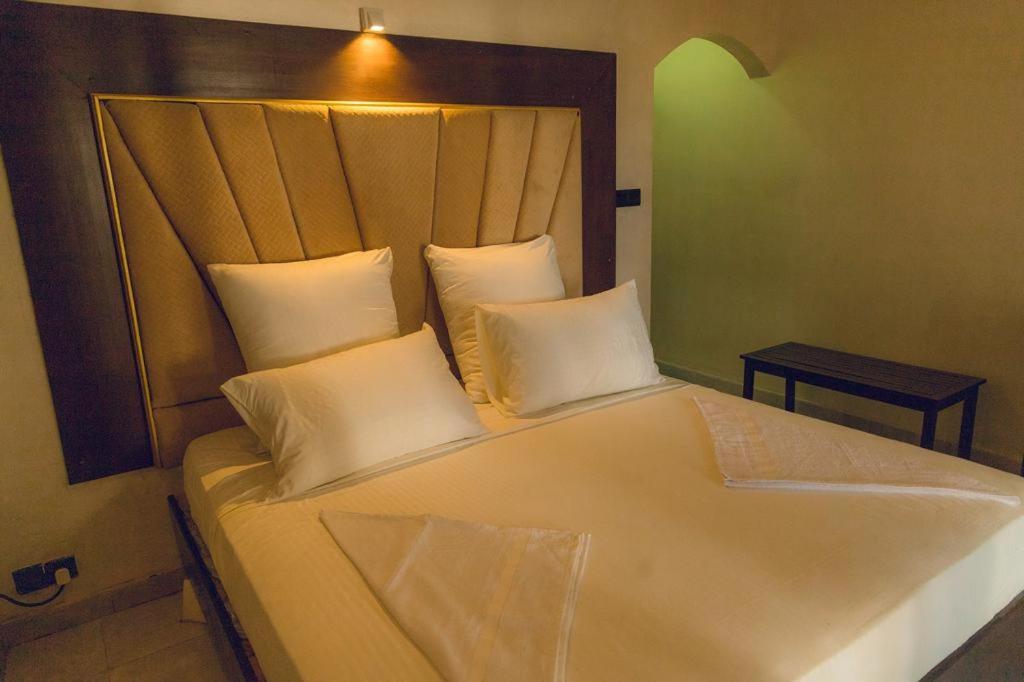 Romantic Garden Hotel ネゴンボ エクステリア 写真