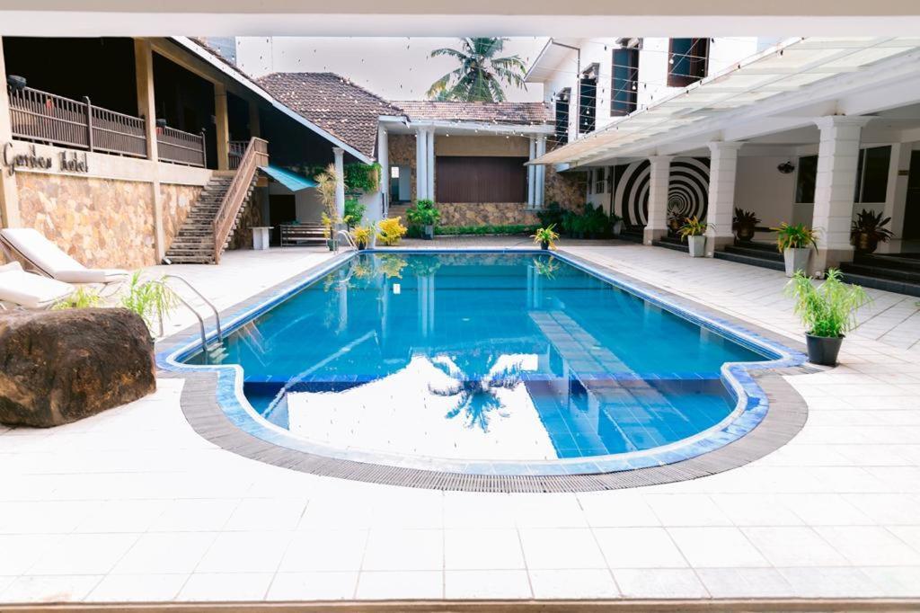 Romantic Garden Hotel ネゴンボ エクステリア 写真