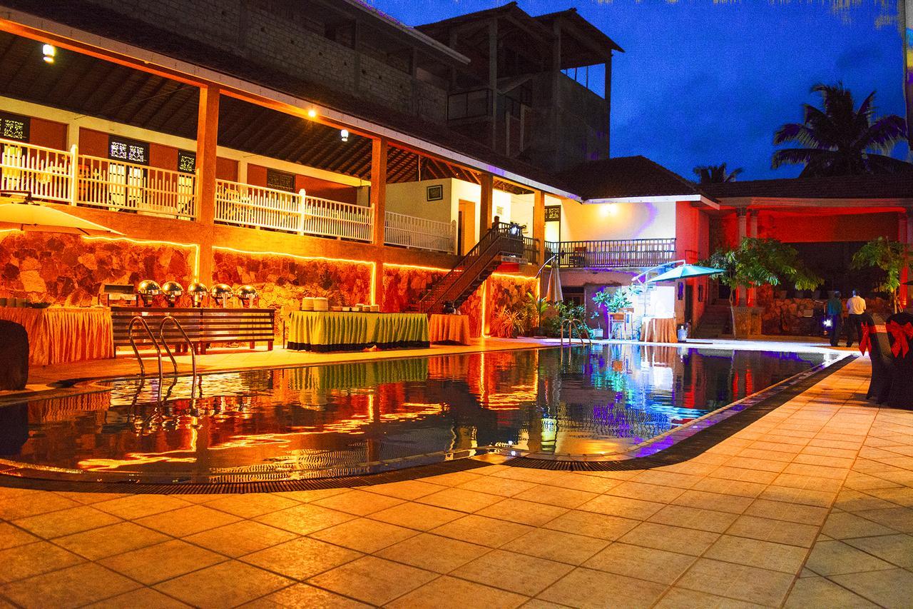 Romantic Garden Hotel ネゴンボ エクステリア 写真